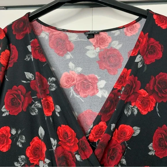 Torrid Red Floral Chiffon Blouse Ruffle Cuff Surplice Neck Women’s Size US 4x - Picture 6 of 13